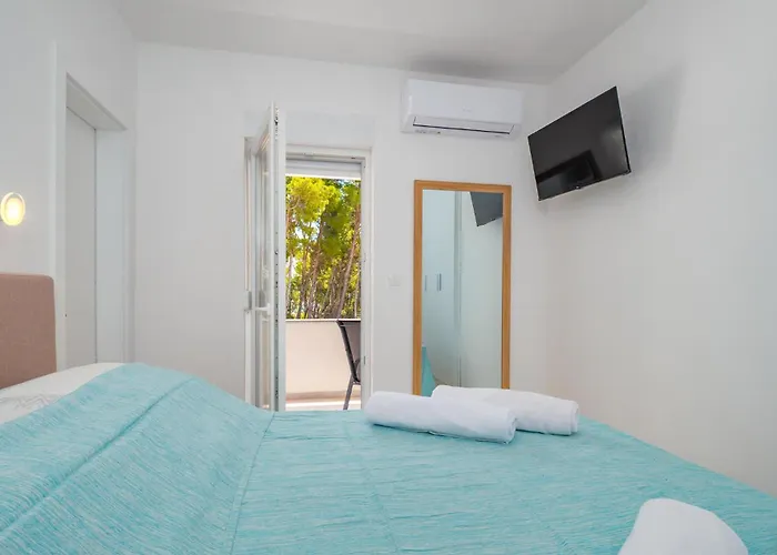 2 Bedroom Cozy In * Banjol