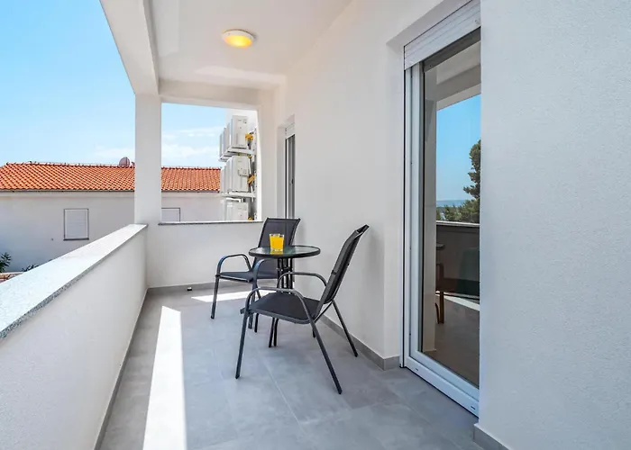 2 Bedroom Cozy In Banjol