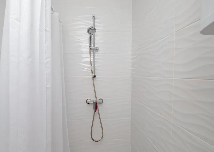 2 Bedroom Cozy In Appartement Banjol