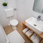 2 Bedroom Awesome In Lejlighed Banjol