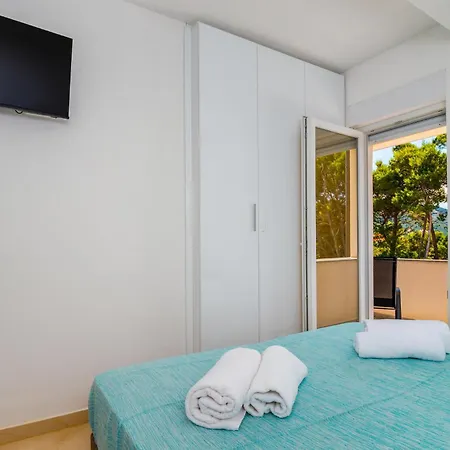 2 Bedroom Awesome In *
