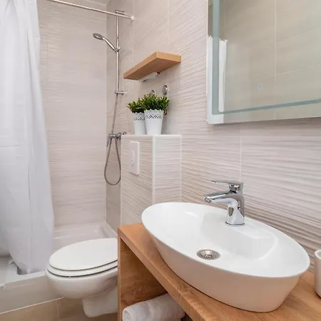 2 Bedroom Awesome In