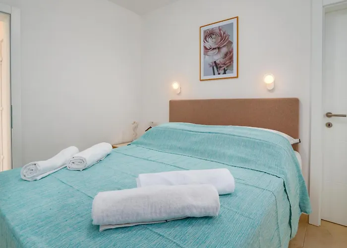 Apartman 2 Bedroom Cozy In Banjol Banjol