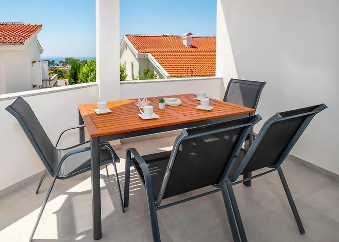 Apartman 2 Bedroom Cozy In Banjol Banjol