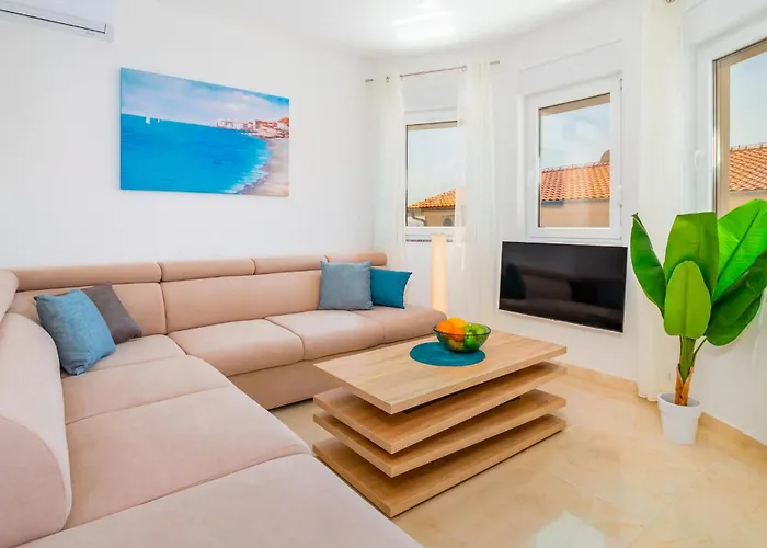 Apartman 2 Bedroom Cozy In Banjol *
